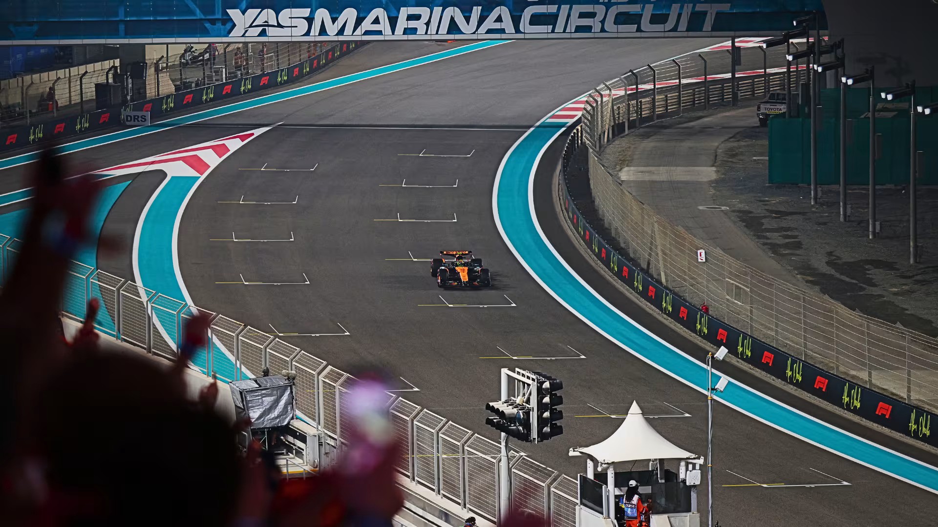 Kualifikasi F1 Abu Dhabi 2025: Max Verstappen Pole Position, Duet McLaren Berada di Belakang