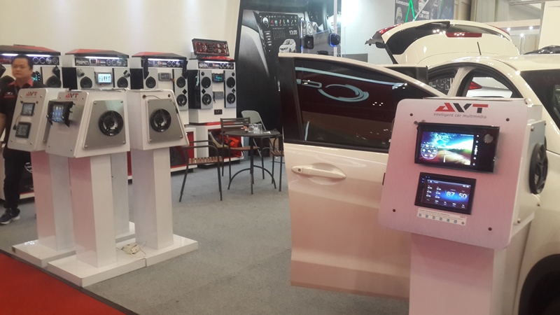Jajaran Audio Mobil Siap memberikan hiburan di mobil. 