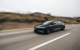 Lucid Air Sapphire Mobil Lapis Baja Ini Dibanderol Rp 7,4 Miliar