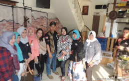 Bikers Ini Punya Cara Unik untuk Mencintai Batik
