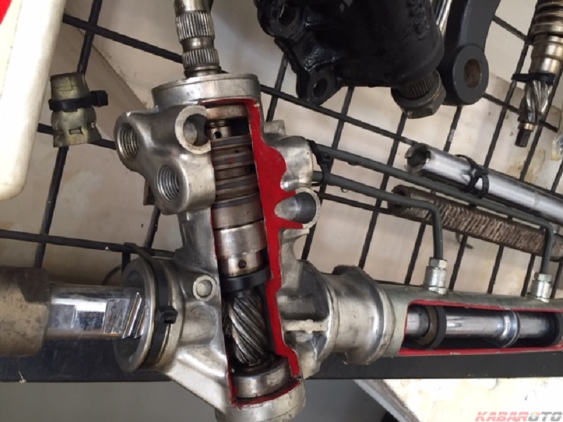 Kenali Penyakit Mobil yang Rentan Rusak Ketika Trabas Banjir Ini