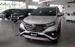 Beli Mobil Toyota Merek Ini Berhadiah Uang Elektronik
