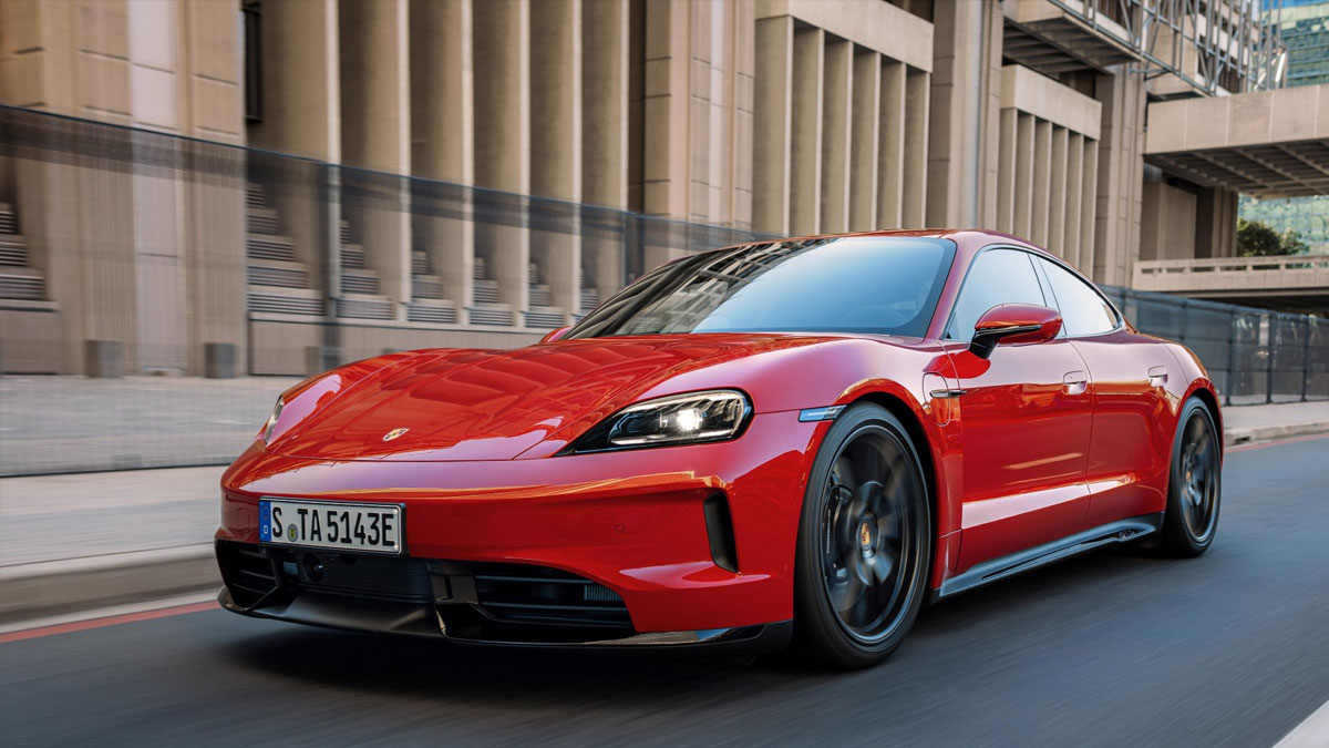 Porsche Taycan Kini Lebih Canggih dan Bisa Melaju Lebih Jauh
