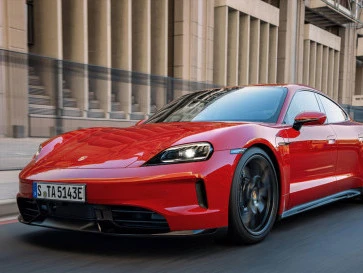 Porsche Taycan Kini Lebih Canggih dan Bisa Melaju Lebih Jauh