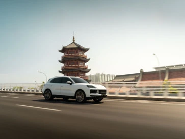 Fitur Porsche Cayenne untuk Indonesia, Banderol Rp2,9 Miliaran
