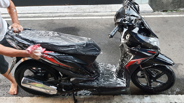 Cuci Motor Pakai Air Bertekanan Tinggi Boleh Atau Tidak? Ini Penjelasannya