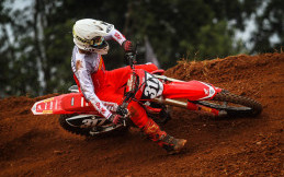 Duet Crosser Astra Honda Motor Tutup Musim Balap dengan Gelar Juara Nasional