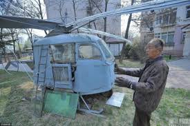 Hebat, Kakek Ini Rakit Helikopter Sendiri