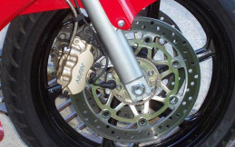Bunyi Ini Jadi Tanda Kampas Rem Cakram Motor Harus Diganti