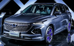 Debut Wuling Victory, Calon Pesaing Toyota Kijang Innova di Indonesia