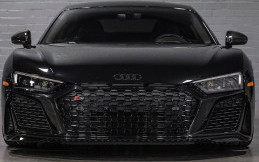 Audi R8 Ini Hanya Bertransmisi Manual 6 Percepatan, Jangan Dilawan!