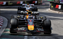 Hampir Dikunci Red Bull Hingga 2026, Spekulasi Kepindahan Max Verstappen Mereda?