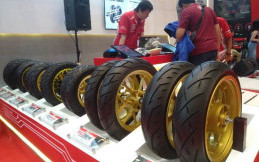 Cari Ban Buat Motor? ke Booth FDR di Telkomsel IIMS 2019 
