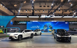 Booth BYD Diserbu Pengunjung GIIAS 2025, Deretan Mobil Listrik Jadi Magnet Utama