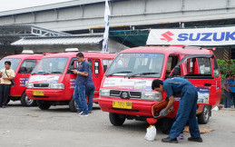 Suzuki Berikan Servis Gratis ke 500 Unit Angkot