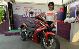Honda Supra GTR Mejeng Di Tangcit dan PGC