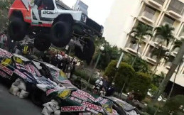 Ubahan Baru, Gajah Monster Siap Beraksi Hibur Pengunjung Otobursa Tumplek Blek 2022