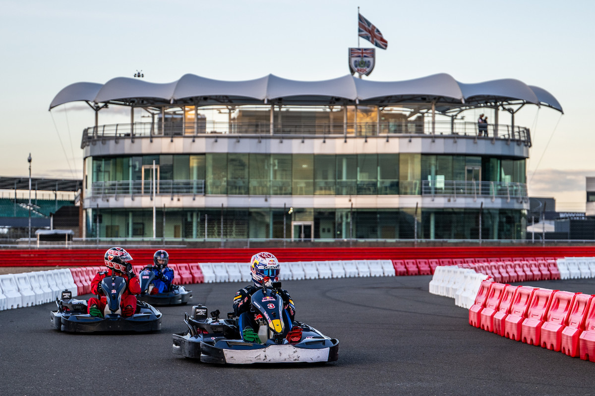 Max Verstappen Max Vs 100