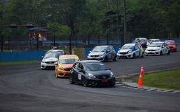 Reyno Y Romein Duduki Podium I Balap Honda Brio Speed Challenge Seri 3
