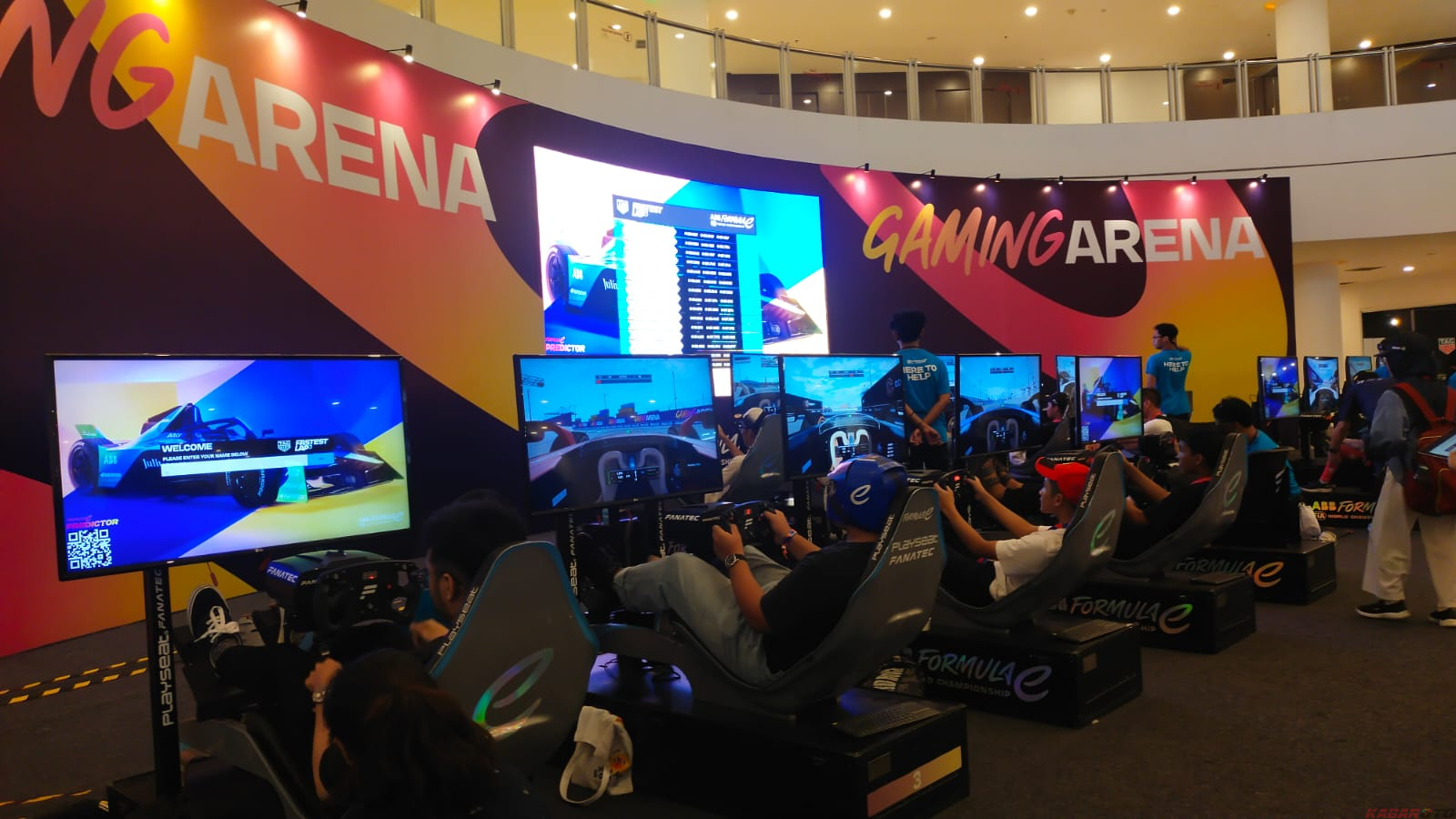 Penonton Formula E Bisa Isi Waktu Senggang dengan Bermain Simulator
