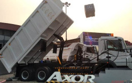 32 Mercedes-Benz Axor Siap Pulihkan Sektor Industri Logistik