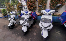 Kurir TiKi Bakal Gunakan Motor Listrik Smoot untuk Antar Barang