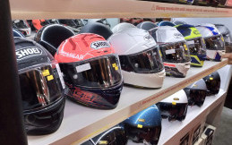 Isi Kegiatan Libur Sekolah dengan Mencuci Helm Secara Mandiri, Begini Langkahnya