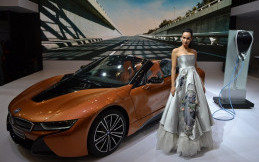 BMW Resmi Luncurkan i8 Roadster, Ini Harganya!