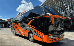 PO Yessoe Travel Rilis 5 Armada Bus Berbasis Hino Bus RM 280 ABS
