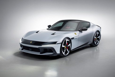 Ferrari Recall Model 12Cilindri Karena Kaca Jendela Terlalu Gelap