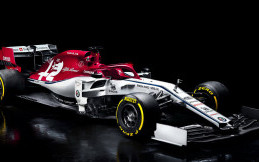 Alfa Romeo Racing Pamerkan Mobil dengan Livery Baru