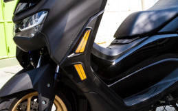 Yamaha NMax Lebih Keren Pakai Lampu Sein Ini