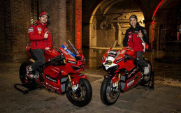 Baru Meluncur, Ducati Panigale V4 S Race Replica Ludes Terjual 