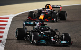 Hasil F1 Bahrain 2021: Lewis Hamilton Tunjukkan Dominasi