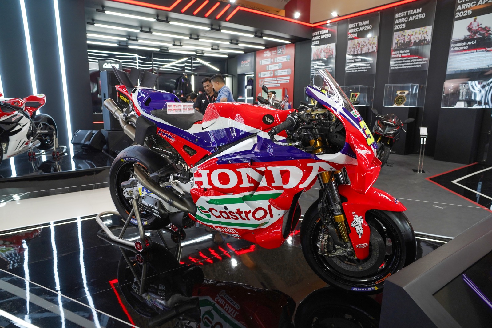 Intip Seksinya Aura Motor MotoGP Honda RC213V dari Jarak Dekat