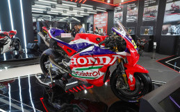 Intip Seksinya Aura Motor MotoGP Honda RC213V dari Jarak Dekat