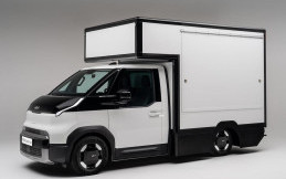 Kia PV5 Chassis Cab Pamer Kekuatan di Solutrans 2025