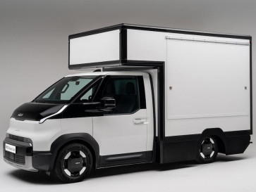 Kia PV5 Chassis Cab Pamer Kekuatan di Solutrans 2025