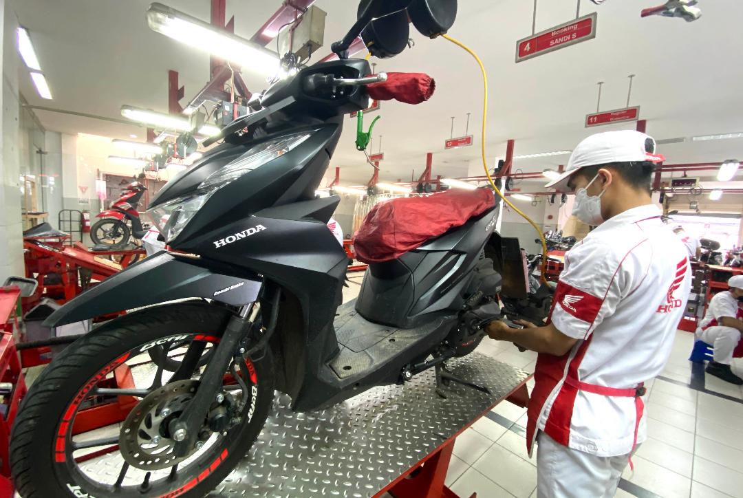 Servis Motor di AHASS Bulan Oktober Untung Pakai Paket Ini
