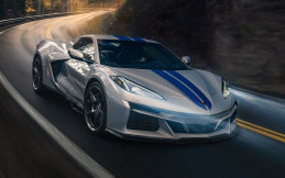 Chevrolet Corvette E-Ray 2024 Resmi Meluncur, Dibekali Hybrid 