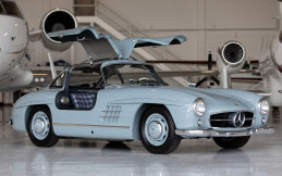 Edan! Mercedes-Benz 300 SL Gullwing 1957 Terjual Rp17,2 Miliar