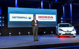 Sah! Honda dan Vattenfall Jalin Kerjasama Pengisian Baterai Listrik