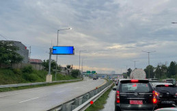 Hujan Deras Bikin Tol Arah Serpong Digenangi Air