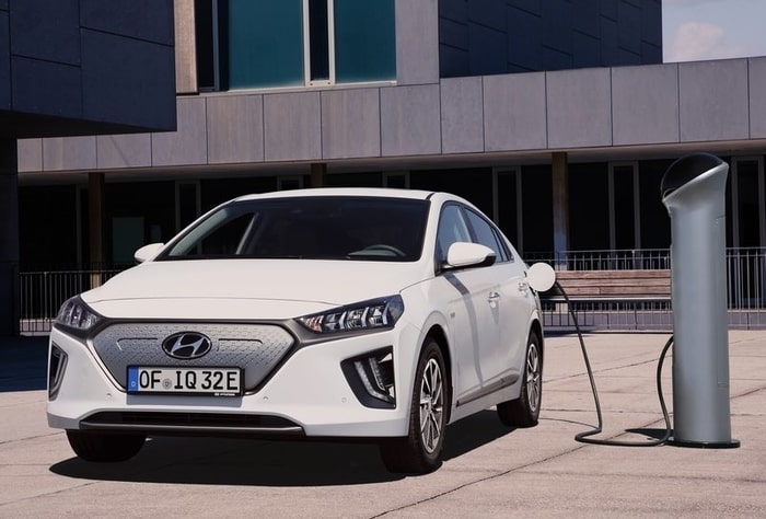 Hyundai Bangun Charging Station di Tol Trans Jawa