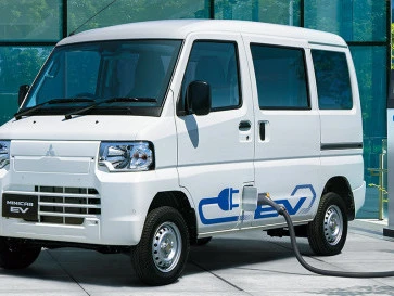 Makin Pintar untuk Bisnis Harian, Mitsubishi L100 EV Dapat Penyegaran Fitur Canggih