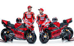 Dovizioso dan Petrucci Kenalkan Tampilan Baru Desmosedici GP20 di Bologna