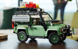 Lego Classic Land Rover Defender 90 Dibanderol Rp3,5 Jutaan
