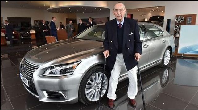 Kakek Ini Dapat Mobil Spesial dari Lexus di Ulang Tahun ke-100