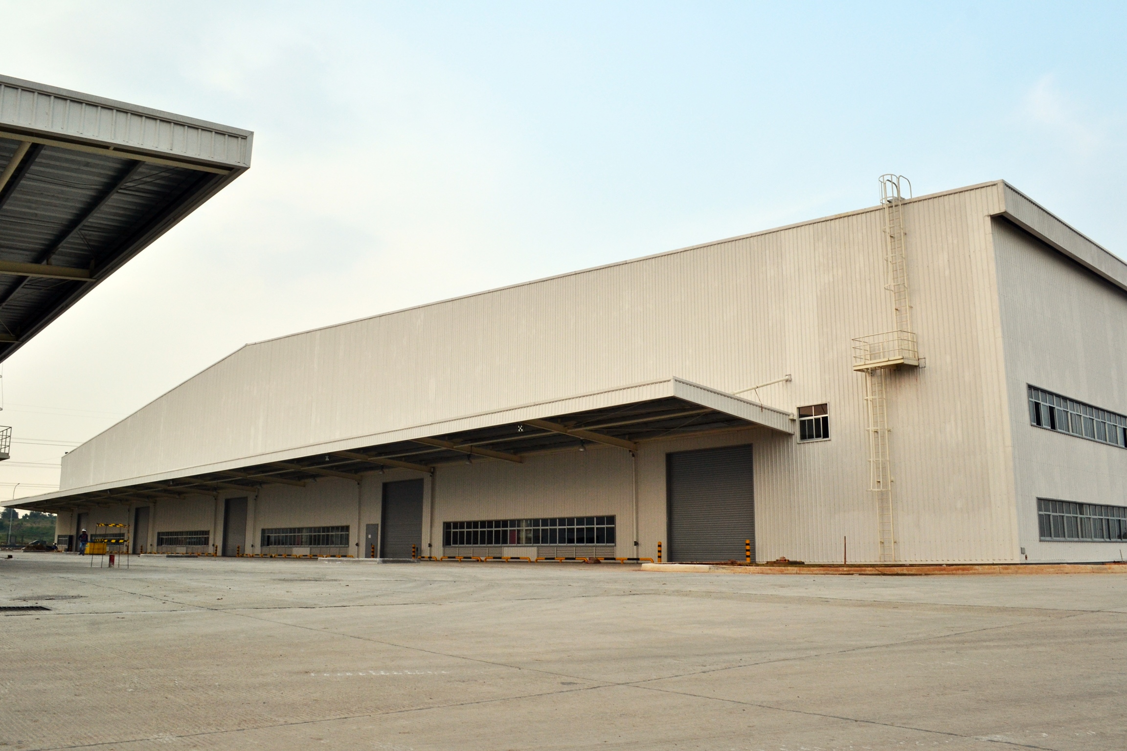 Pabrik Wuling Motors Dilengkapi Dengan Fasilitas Supplier Park