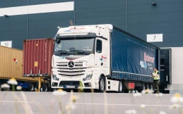 Lebih Canggih, Begini Cara Gudang Baru Daimler Truck Amankan Pasokan Truk dan Bus Indonesia!